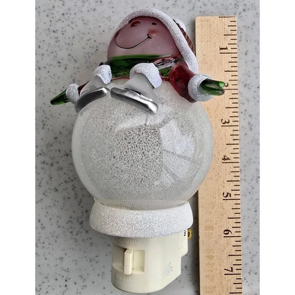 Snowman Skates Wall Night Light Plug In Christmas Decor‎ Acrylic Plastic Glitter